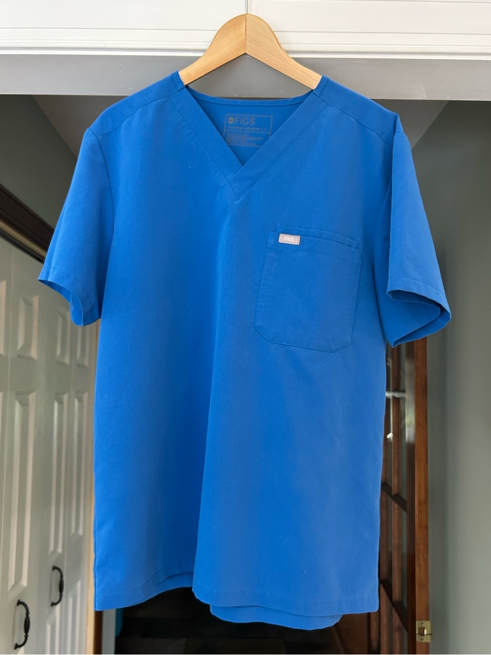 Men’s Figs Leon Scrub Top Royal Blue L
